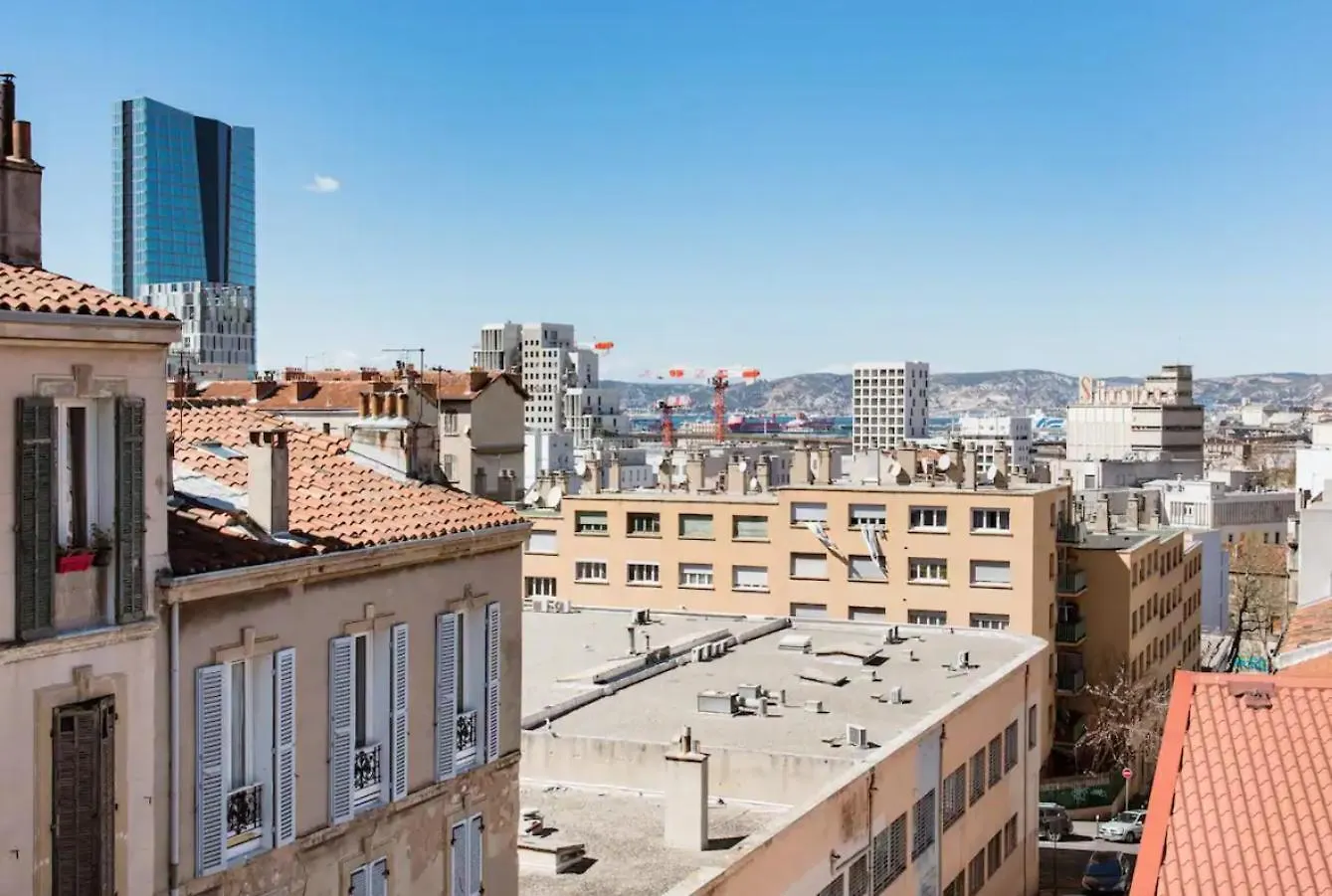 Privatunterkunft Chez Lora Chambre Sdb Wc Prive Frigo Netflix Clim Marseille Docks